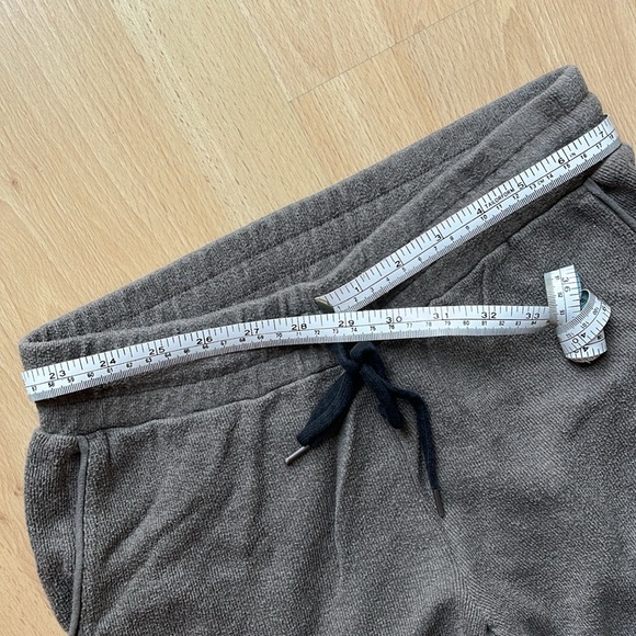 Wilfred Free Tapered Sweatpants - Neutral brown - Picture 6 of 7